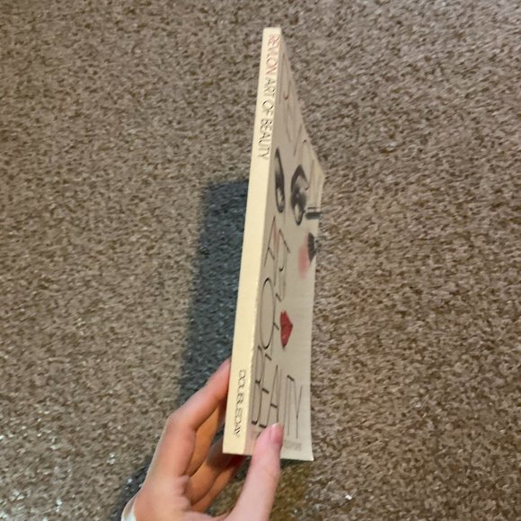 Vintage 80s Revlon The Art of Beauty Book - Picture 7 of 8